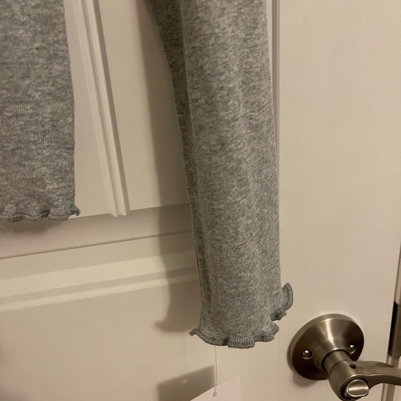 DISNEY MICKEY AND MINNIE YEARS OF WONDER JUNIOR XS,  L/SLEEVE TEE RUFF HEMS GRAY - Picture 3 of 7